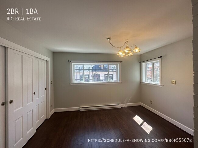 Building Photo - Stunning Two Bedroom Apartment With Victor...