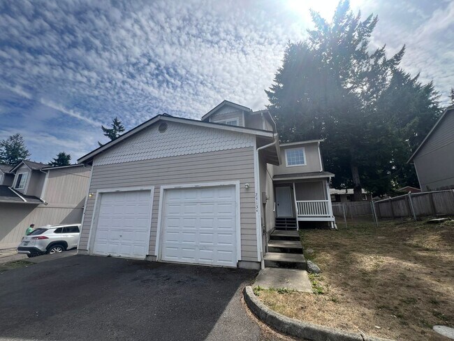Building Photo - Rent Reduction; MOVE IN SPECIAL; Remodeled...