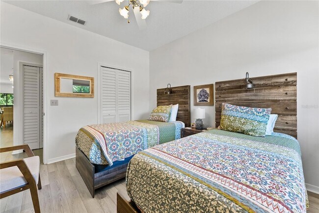 Building Photo - 1714 Starling Dr