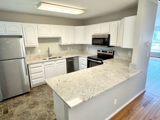 Building Photo - STAFFORD TOWNHOUSE - HANDY TO QUANTICO, SH...
