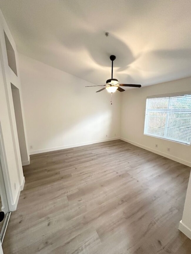 Building Photo - Dublin, Brookside Remodeled Tri- Level 3Br...