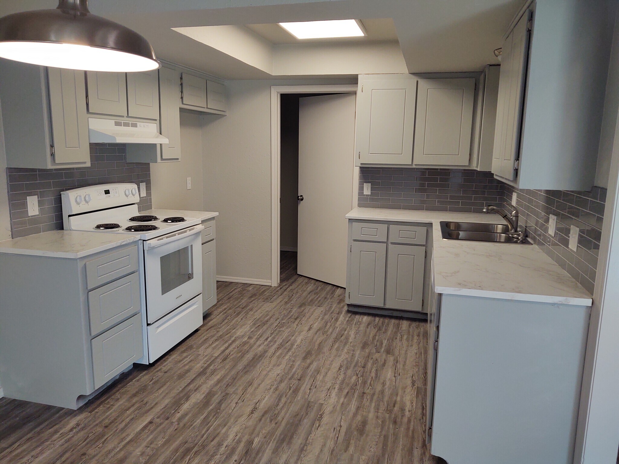 Kitchen - 7126 NW 116th St