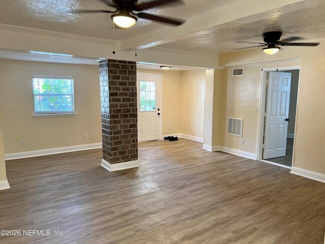 Building Photo - 2705 Riverside Ave