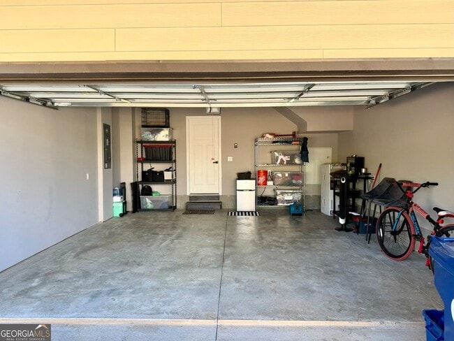 Building Photo - 2000 Fortuna St