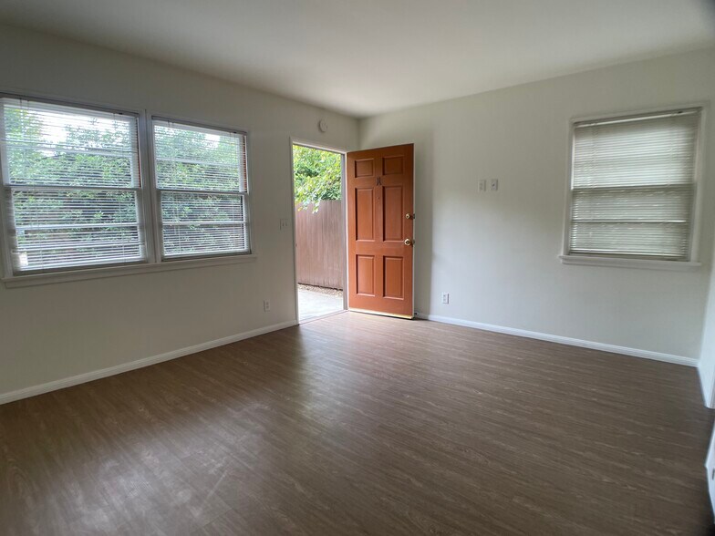 Main Room - 1008 Euclid St