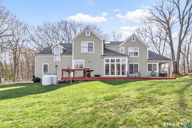 Building Photo - 553 Judd Rd