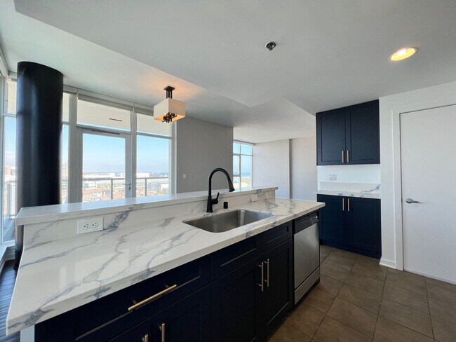 Building Photo - Downtown Long Beach - West Ocean - 1 Bedro...