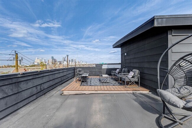 Building Photo - 4115 Chartres St