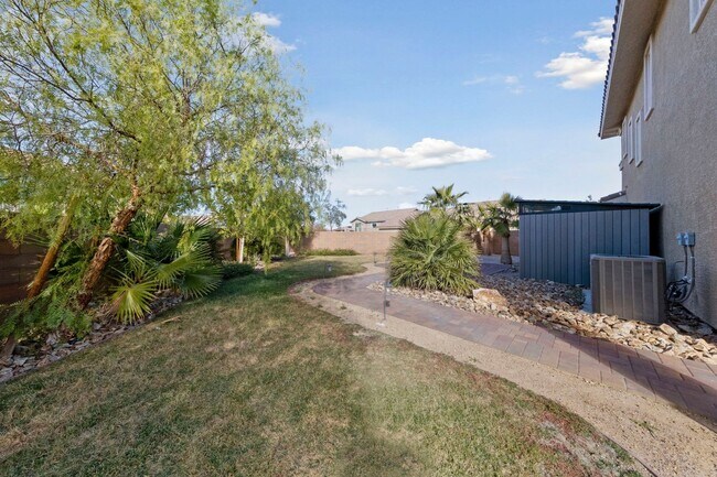 Building Photo - Luxury Living in Henderson's Tuscany: Spacious 4 Bedroom Home with Expansive Yard & More!