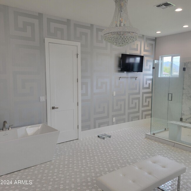 Building Photo - 13613 N 76th St