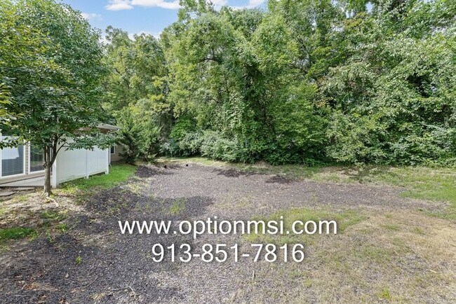 Building Photo - Beautifully Updated Liberty Home in a Prime Location!