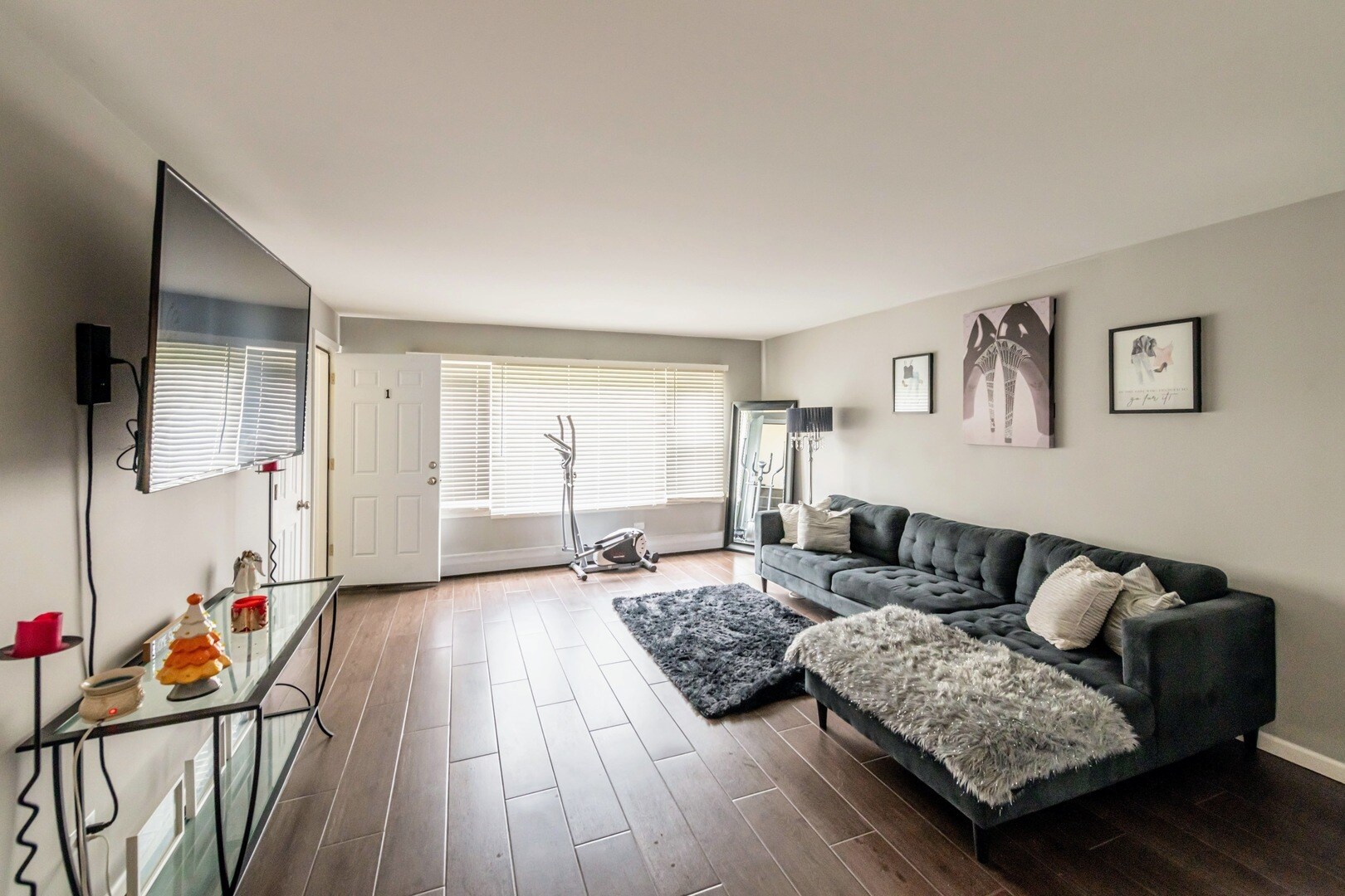 Building Photo - 4911 Spencer Ave