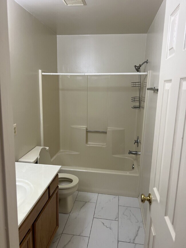 Building Photo - Spacious Colonial Home for Rent in Chancel...