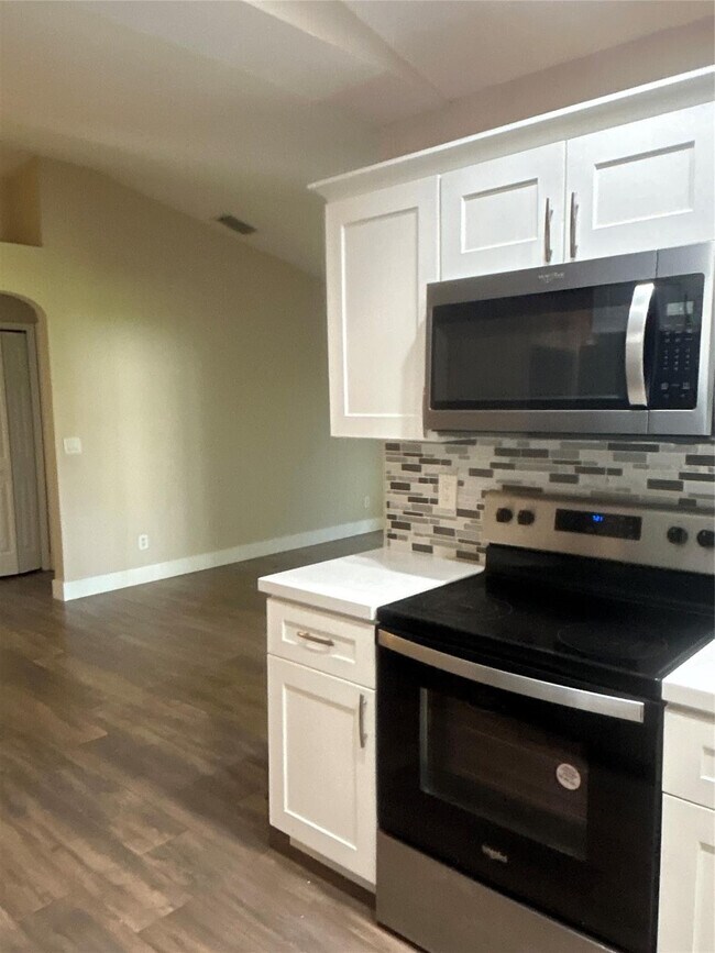 Building Photo - 214 Eldron Blvd NE