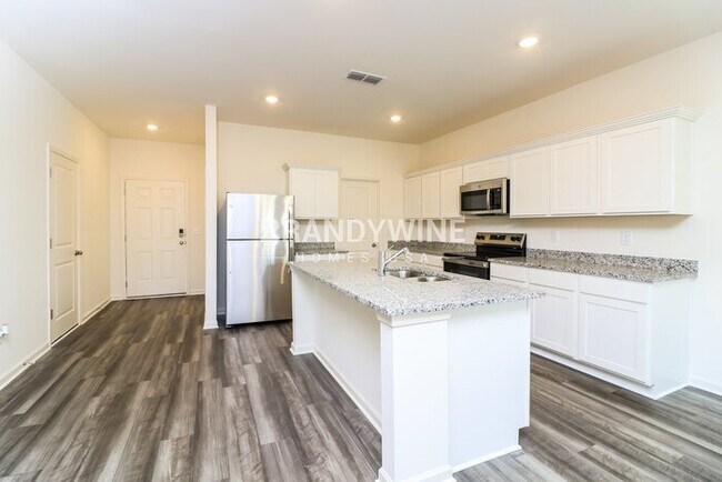 Building Photo - 534 Otway Lp