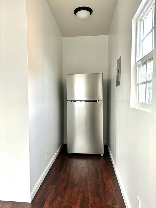 Building Photo - Rent Now at 12ths st