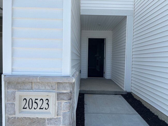 Primary Photo - Beautiful 3 bed, 2 bath townhome $2200