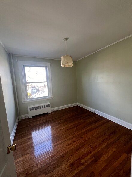 Building Photo - 152 Urban St