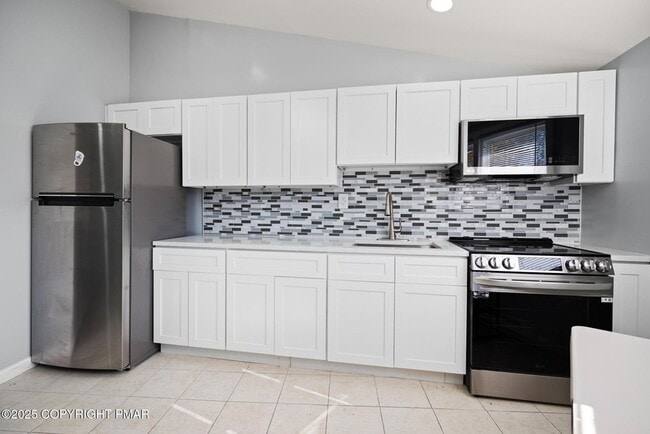 Building Photo - 202 Palomino Pl