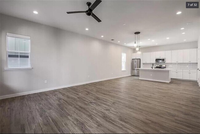 Building Photo - 3809 Valley View Rd