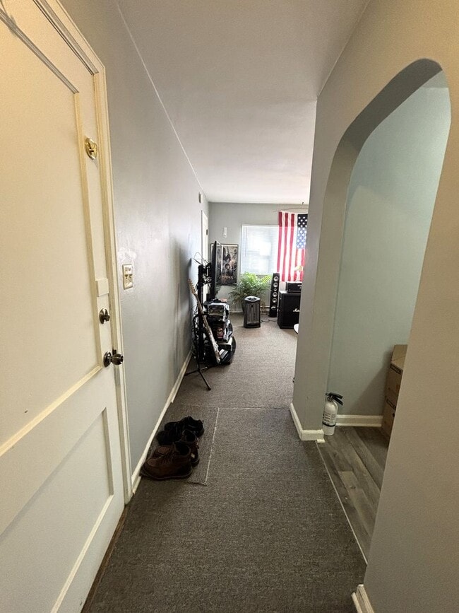 Building Photo - 502 Main St