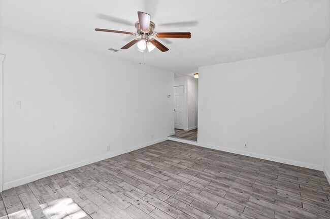 Building Photo - 2515 Yeager St