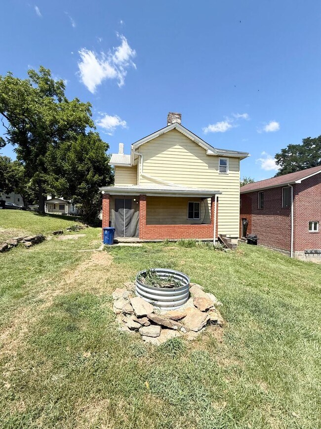 Building Photo - 3 Bed, 1.5 Bath in Overbrook/ Brookline for rent- Huge yard and great layout!