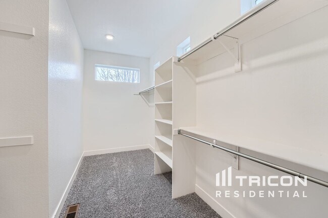 Building Photo - 4947 S Addison Way