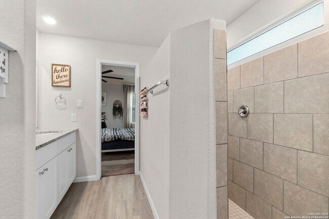 Building Photo - BEAUTIFUL 4-BEDROOM, SINGLE-STORY HOME IN RHINE VALLEY