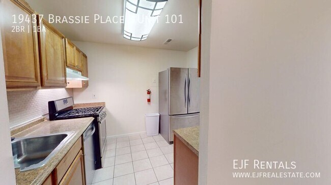 Building Photo - 19437 Brassie Pl