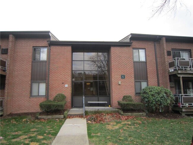 Primary Photo - 6 Brevoort Dr