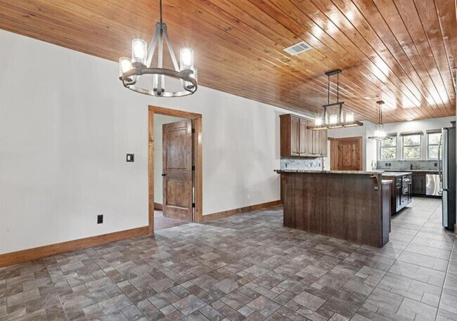 Building Photo - 20603 Ridgeview Rd