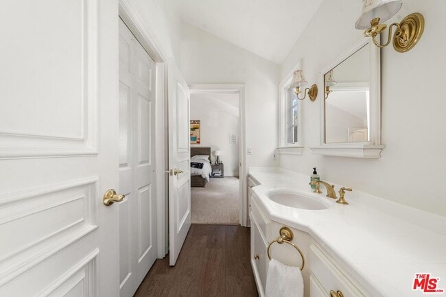 Building Photo - 515 S Westgate Ave