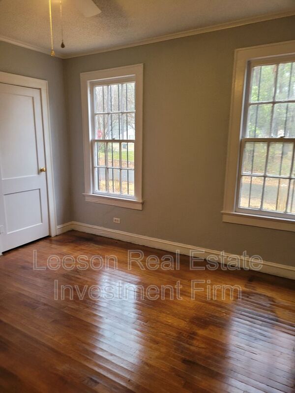 Building Photo - 3603 Darien St