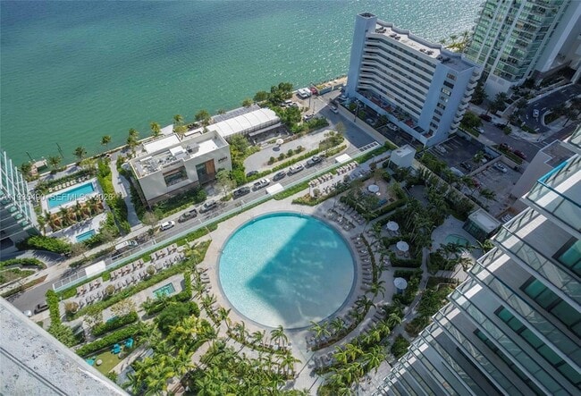 Building Photo - 650 NE 32nd St