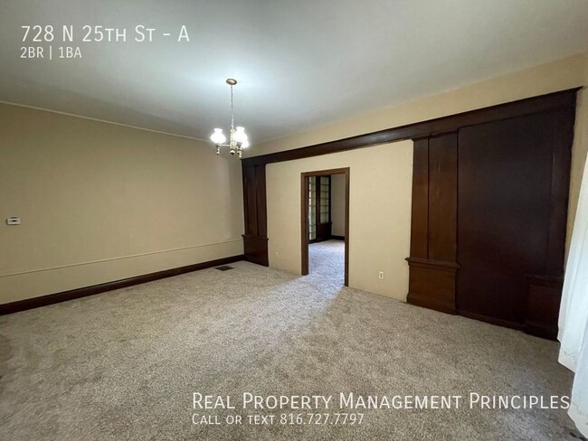 Building Photo - ***Move-In Special*** Sprawling Two Bedroo...