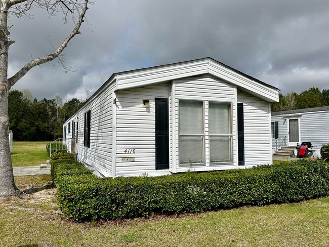 Primary Photo - Available Now! 3 Bedroom 2 bath unit