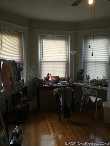 Building Photo - 17-19-19 Washington St S