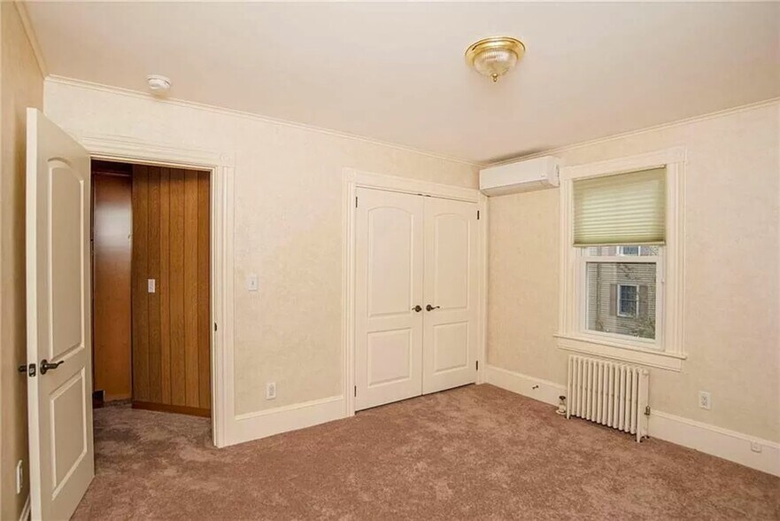 bedroom 2 - 27 Commonwealth Ave