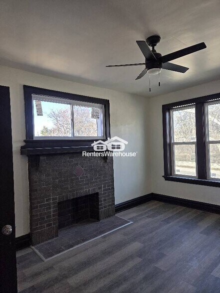 Building Photo - 5068 W. Florissant Ave 2nd Floor