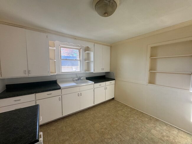 Building Photo - 31 Wolcott Ave