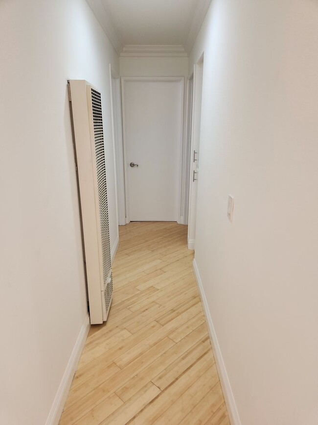 Building Photo - North Park 2bed 2bath, wood flooring, upst...