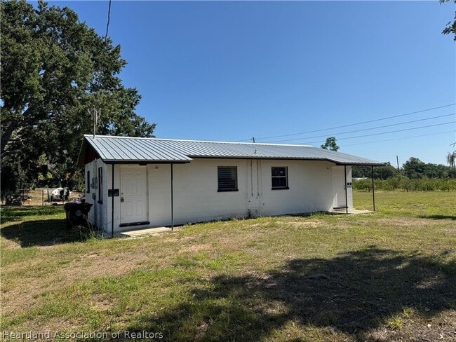 Building Photo - 315 Sangster St