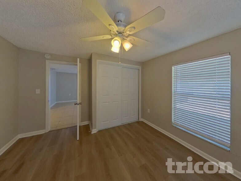 Building Photo - 1440 Overlea St