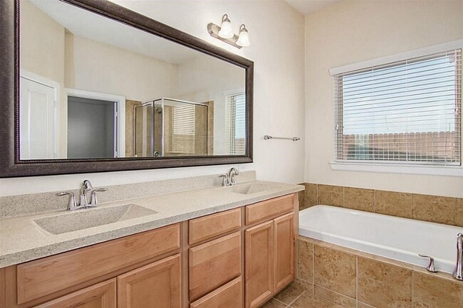 Building Photo - 8703 Seguin Cove Ln