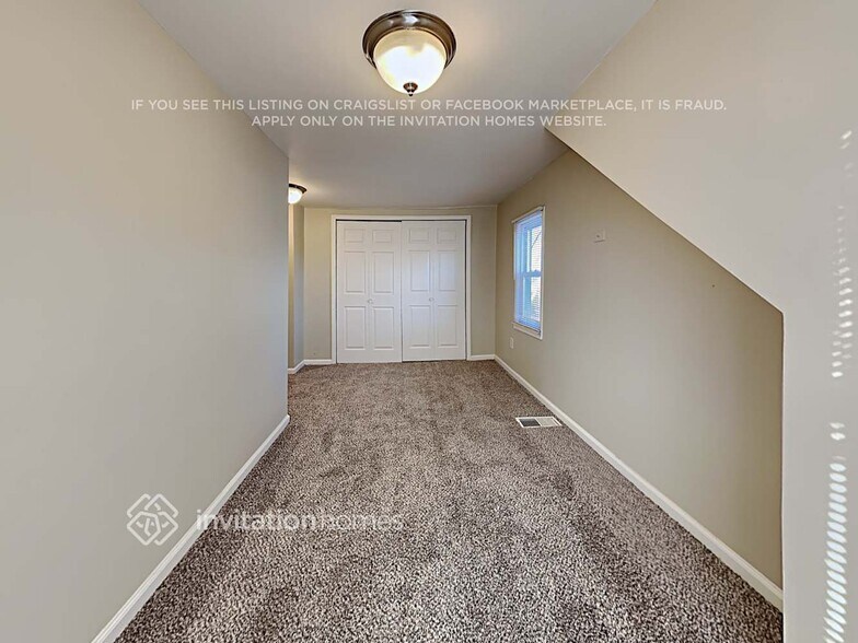 Building Photo - 9307 Nordica Ave