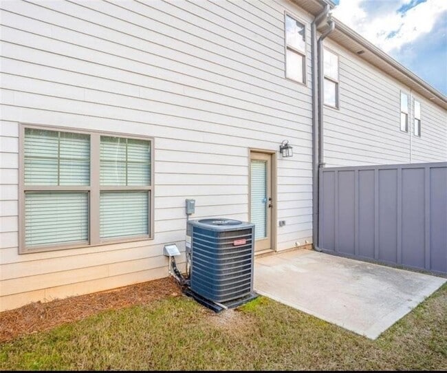 Building Photo - 7704 Fawn Cir