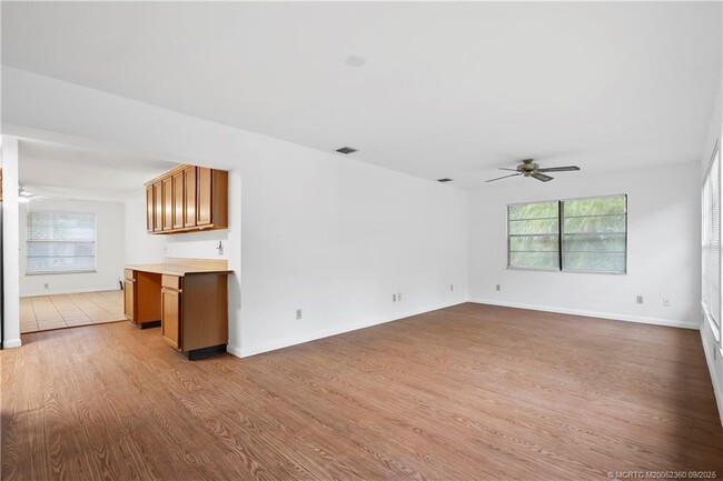 Building Photo - 797 SW 36th Terrace