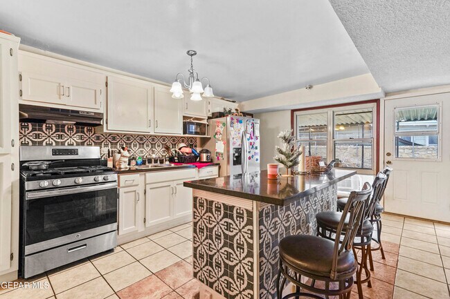 Building Photo - 5113 Jerry Dr