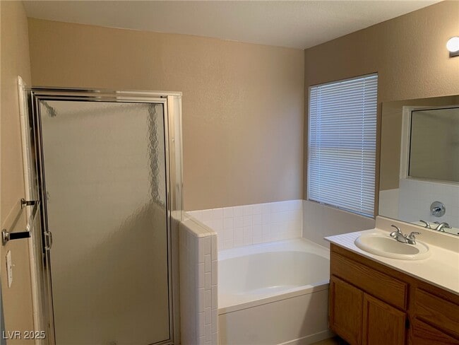 Building Photo - 8240 Peaceful Canyon Dr